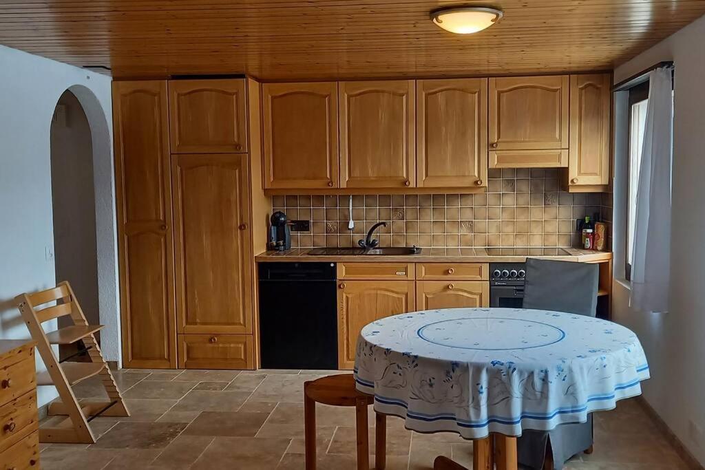 Kaenzeli - Ferienwohnung Mit Traumaussicht Beatenberg Bagian luar foto